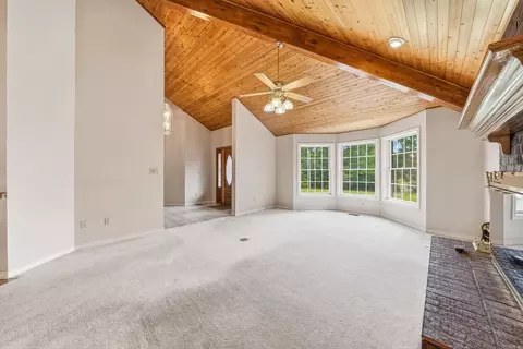 Living - 161 White Tail Dr, De Queen, AR 71832 photo 3 of 7