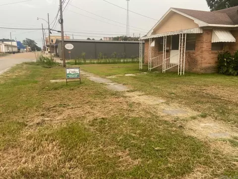 Exterior - 201 W 4th St, Rector, AR 72461 photo 3 of 5