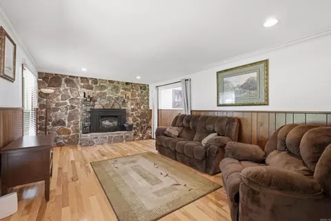 Living - 950 Davidson Cir, Edgemont, AR 72044 photo 3 of 3