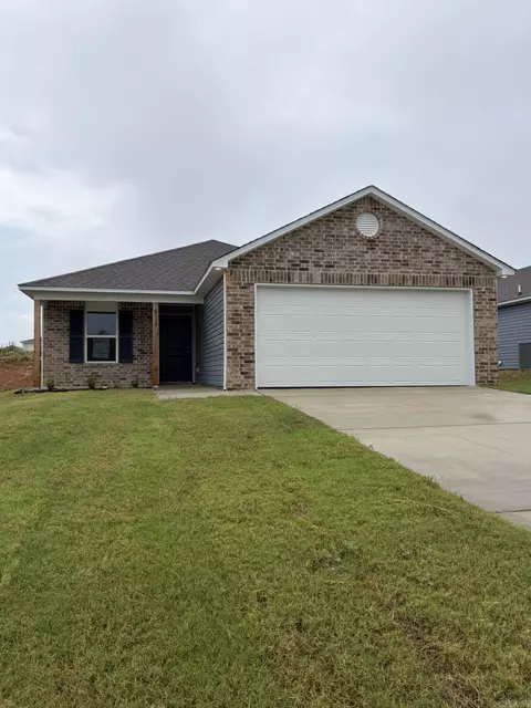 8008 Chesapeake Trl, Bauxite, AR 72011