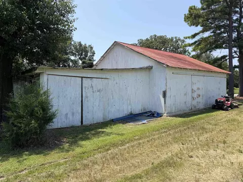 Exterior - 1205 S Dodd St, Rector, AR 72461 photo 9 of 12