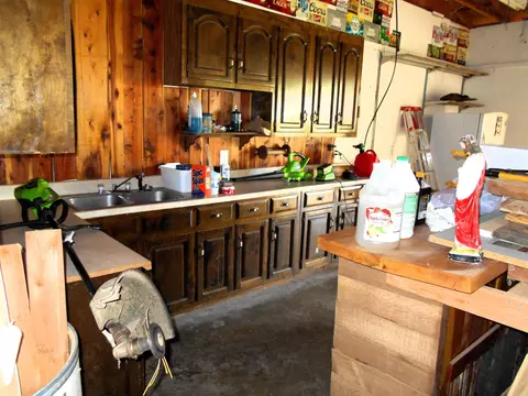 Kitchen - 117 Old Millwood Rd, Ashdown, AR 71822 photo 3 of 3