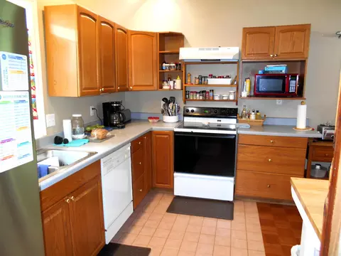 Kitchen - 117 Old Millwood Rd, Ashdown, AR 71822 photo 2 of 3