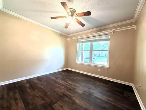 Living - 1511 Leona Dr, Ashdown, AR 71822 photo 4 of 4