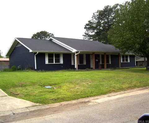Exterior - 1511 Leona Dr, Ashdown, AR 71822 photo 3 of 4