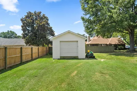 Exterior - 504 Brandon Dr, Beebe, AR 72012 photo 3 of 5