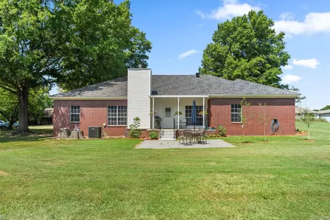 Exterior - 504 Brandon Dr, Beebe, AR 72012 photo 4 of 5