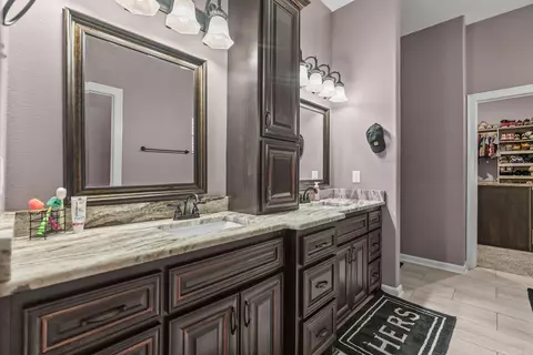 Bath - 157 Hidden Valley Dr, Conway, AR 72034 photo 1 of 8