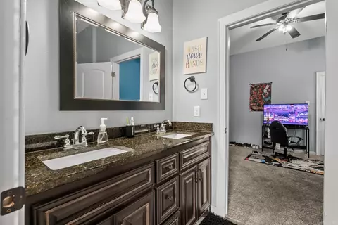 Bath - 157 Hidden Valley Dr, Conway, AR 72034 photo 6 of 8