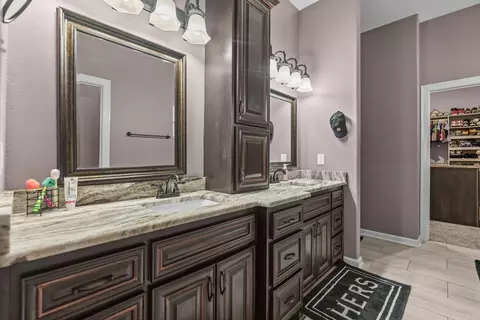 Bath - 157 Hidden Valley Dr, Conway, AR 72034 photo 1 of 8