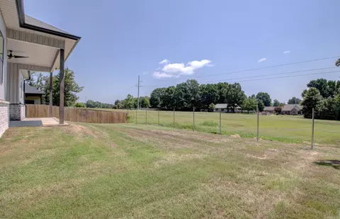 Exterior - 32 Echohawk Ln, Cabot, AR 72023 photo 7 of 7