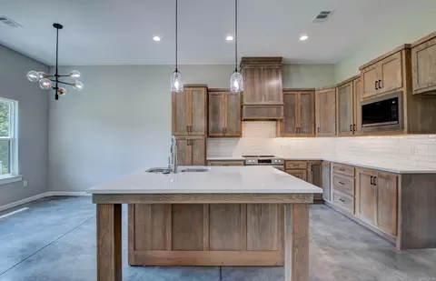 Kitchen - 32 Echohawk Ln, Cabot, AR 72023 photo 2 of 5