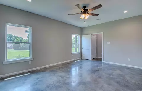 Living - 32 Echohawk Ln, Cabot, AR 72023 photo 4 of 4