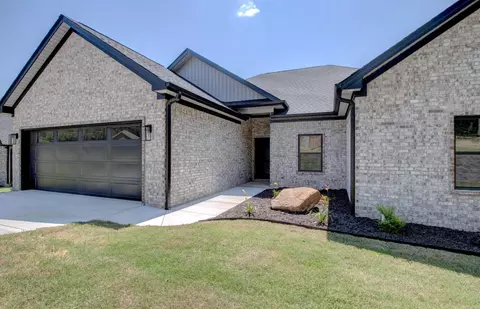 Exterior - 32 Echohawk Ln, Cabot, AR 72023 photo 3 of 7