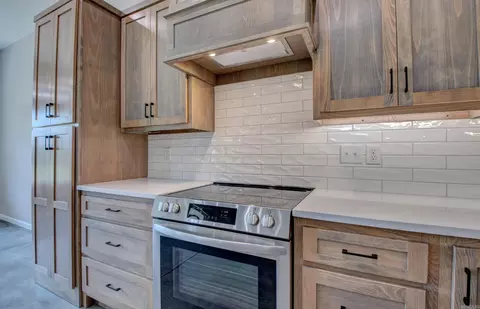 Kitchen - 32 Echohawk Ln, Cabot, AR 72023 photo 4 of 5