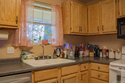 Kitchen - 4875 Highway 375, Mena, AR 71953 photo 1 of 2