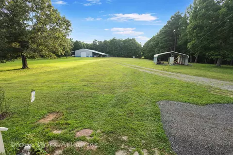 Exterior - 676 Diamond Dr, Marshall, AR 72650 photo 5 of 20
