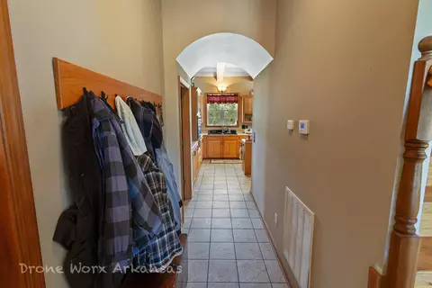 Entry Way - 676 Diamond Dr, Marshall, AR 72650 photo 2 of 3