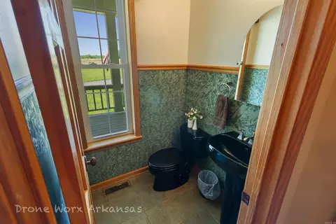 Bath - 676 Diamond Dr, Marshall, AR 72650 photo 1 of 5