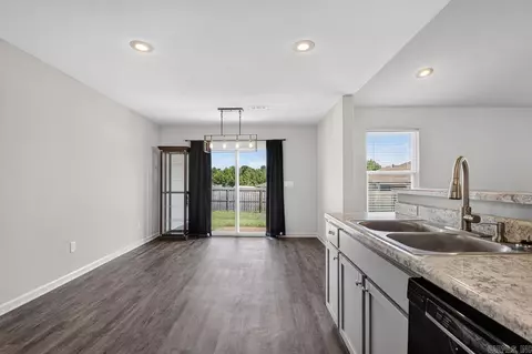 Dining - 2096 River Birch Trl, Bauxite, AR 72011 photo 1 of 1