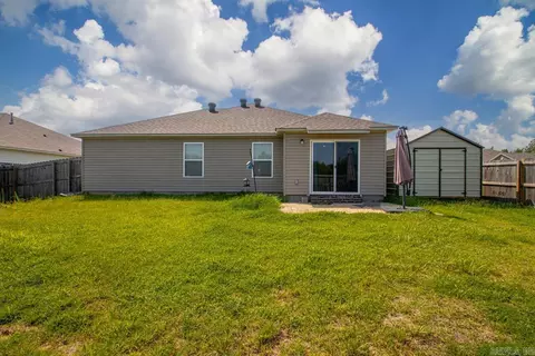 Exterior - 2096 River Birch Trl, Bauxite, AR 72011 photo 4 of 6