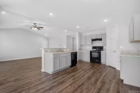 Entry Way - 2096 River Birch Trl, Bauxite, AR 72011 photo 4 of 6