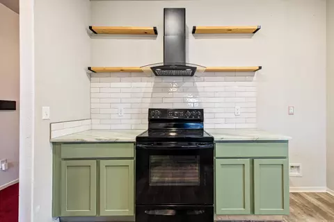 Kitchen - 4448 Olympic Dr, Benton, AR 72019 photo 4 of 6