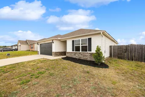 Exterior - 4448 Olympic Dr, Benton, AR 72019 photo 2 of 9