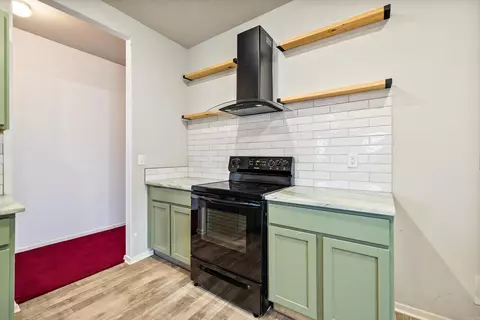 Kitchen - 4448 Olympic Dr, Benton, AR 72019 photo 3 of 6