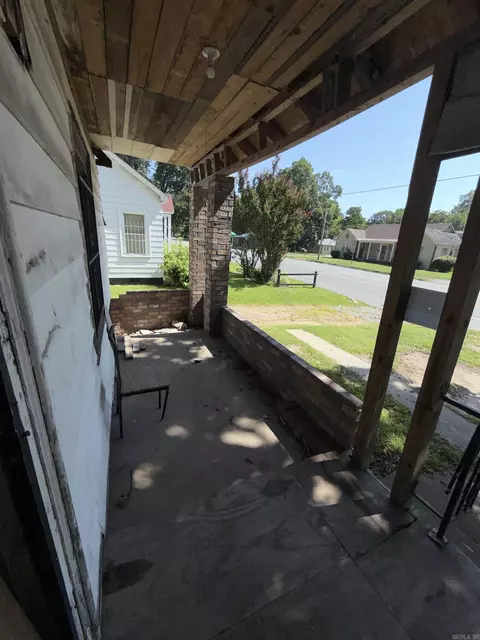 Exterior - 1926 S Olive St, Pine Bluff, AR 71601 photo 5 of 11