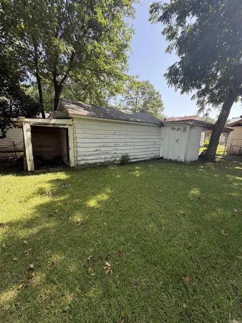 Exterior - 1926 S Olive St, Pine Bluff, AR 71601 photo 6 of 11