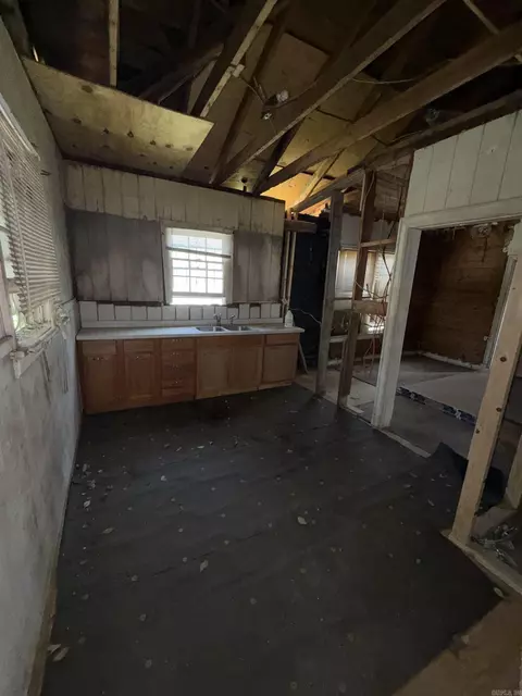 Kitchen - 1926 S Olive St, Pine Bluff, AR 71601 photo 2 of 2