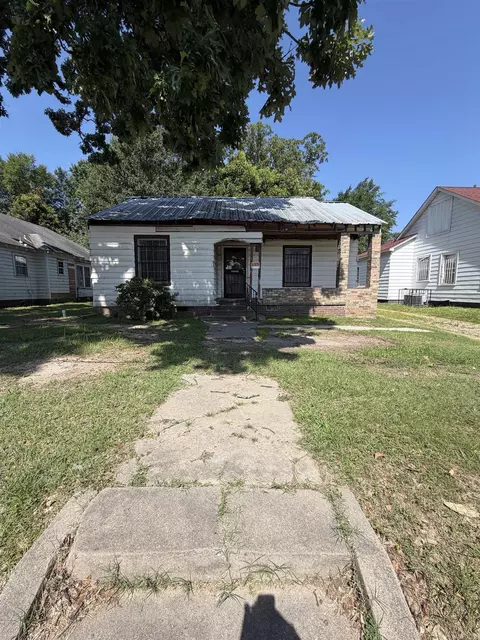 Exterior - 1926 S Olive St, Pine Bluff, AR 71601 photo 2 of 11