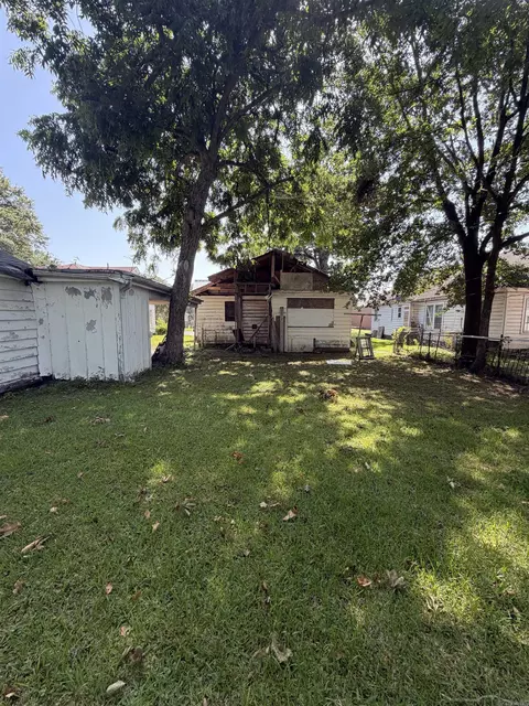 Exterior - 1926 S Olive St, Pine Bluff, AR 71601 photo 8 of 11