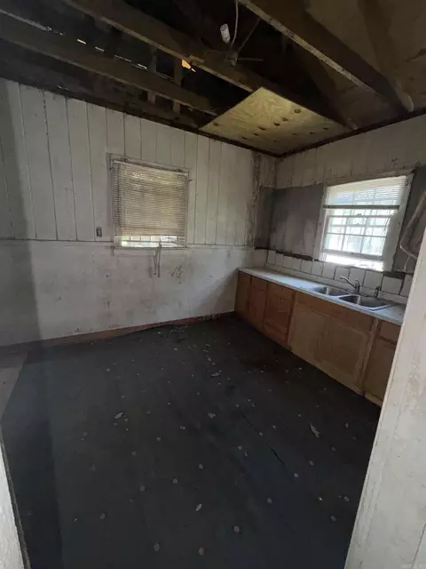 Kitchen - 1926 S Olive St, Pine Bluff, AR 71601 photo 1 of 2