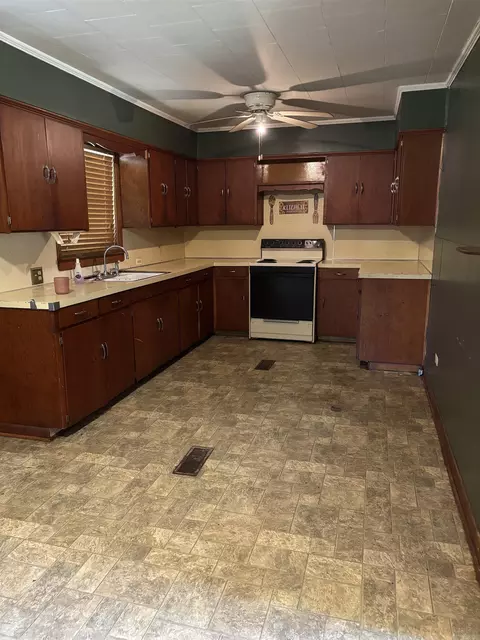 808 SW 4th St, Corning, AR 72422 photo 2