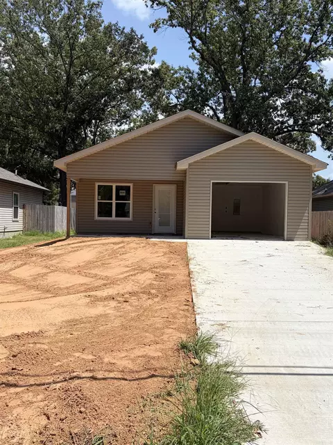 209 N Jackson St, Cabot, AR 72023 photo 2