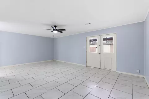 Living - 207 Fairway Dr, Conway, AR 72034 photo 1 of 7
