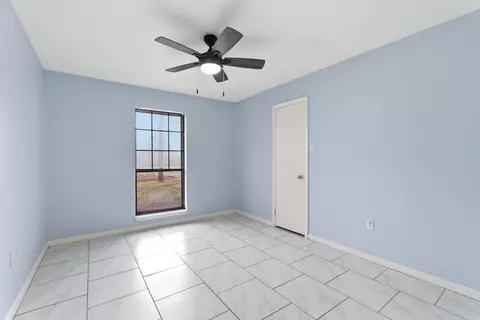 Bedroom - 207 Fairway Dr, Conway, AR 72034 photo 2 of 3