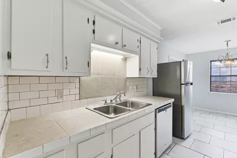 Kitchen - 207 Fairway Dr, Conway, AR 72034 photo 2 of 3