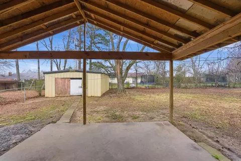 Exterior - 207 Fairway Dr, Conway, AR 72034 photo 3 of 5