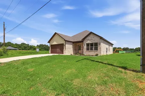 Exterior - 203 E Florida St, Beebe, AR 72012 photo 6 of 9