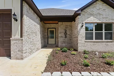 Exterior - 203 E Florida St, Beebe, AR 72012 photo 7 of 9