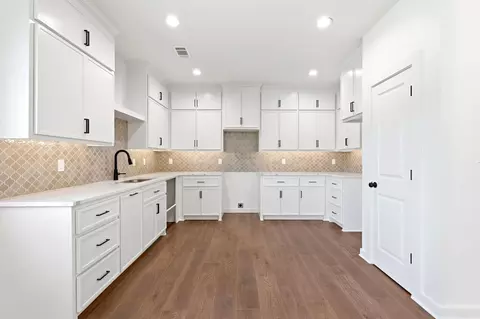 Kitchen - 203 E Florida St, Beebe, AR 72012 photo 1 of 4