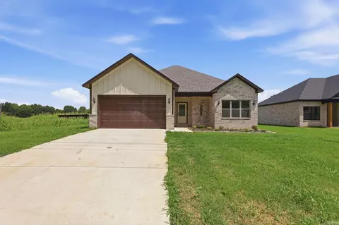 Exterior - 203 E Florida St, Beebe, AR 72012 photo 4 of 9