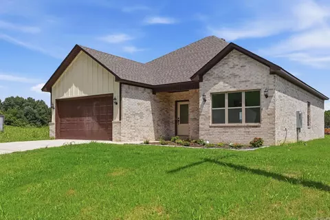 Exterior - 203 E Florida St, Beebe, AR 72012 photo 5 of 9