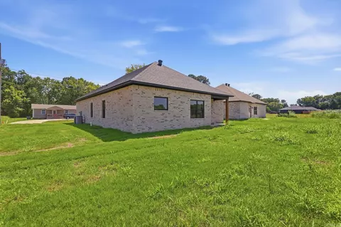 Exterior - 205 E Flordia St, Beebe, AR 72012 photo 7 of 9