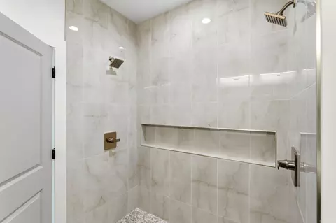 Bath - 205 E Flordia St, Beebe, AR 72012 photo 2 of 5