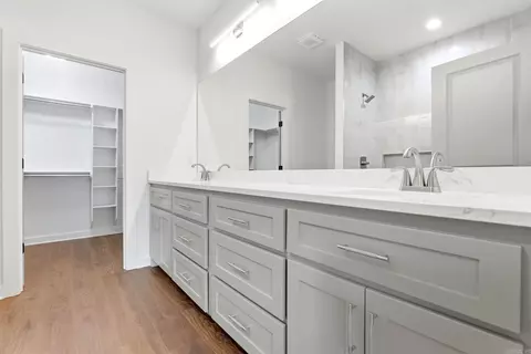 Bath - 205 E Flordia St, Beebe, AR 72012 photo 1 of 5