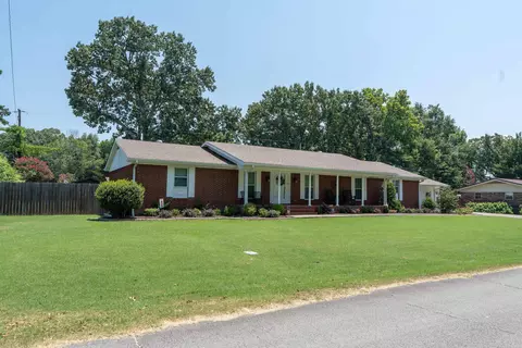 1005 Lakeshore Dr, Heber Springs, AR 72543